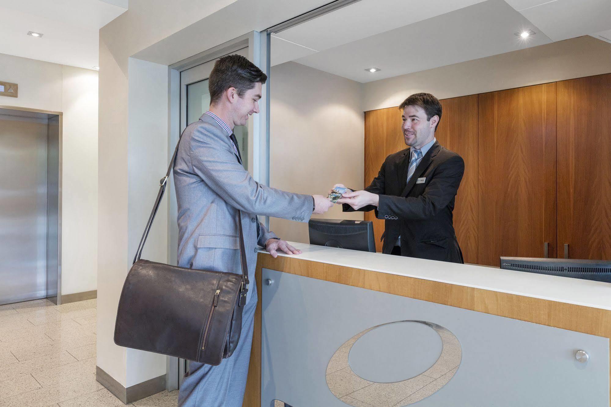 Oaks Glenelg Liberty Suites Adelaide Buitenkant foto